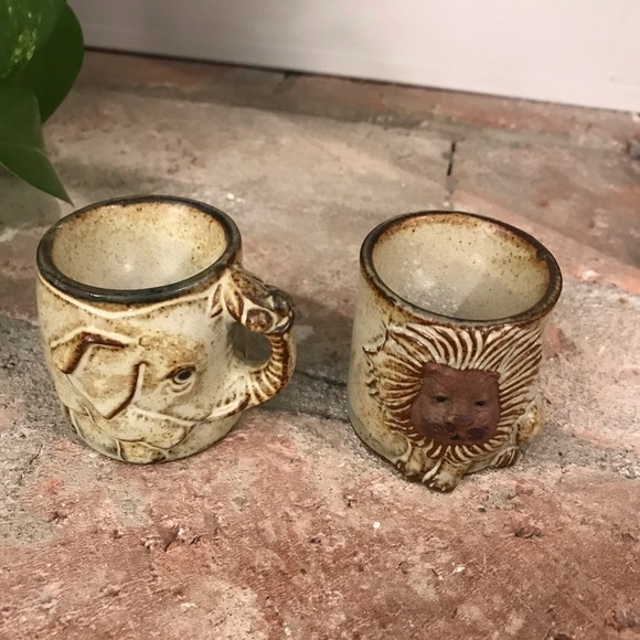 Vintage stoneware pottery egg cups mini mugs marked Giftcraft pair of 2 - Picture 6 of 8